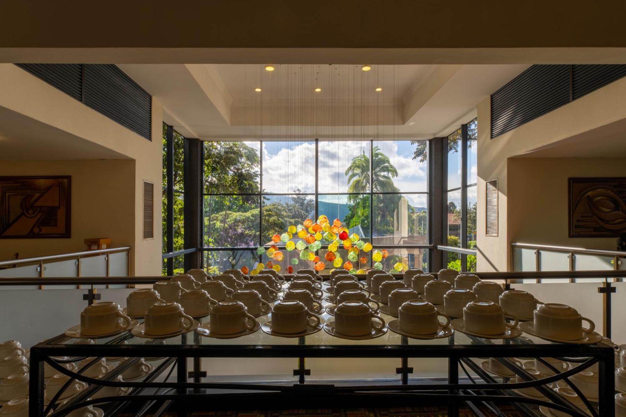 Kigali Serena Hotel Экстерьер фото