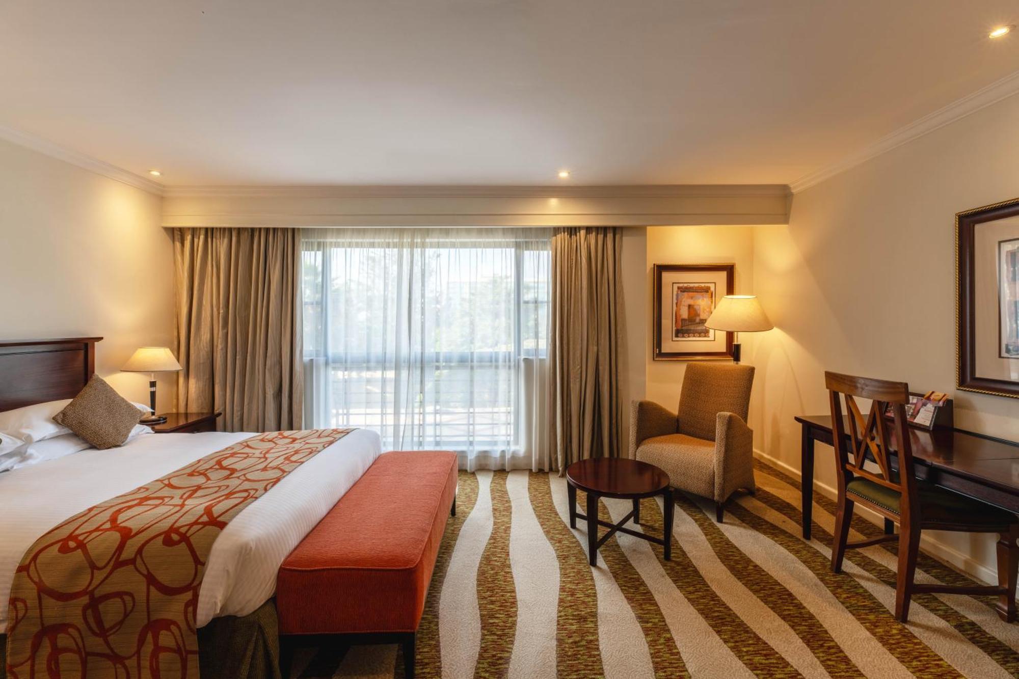 Kigali Serena Hotel Экстерьер фото