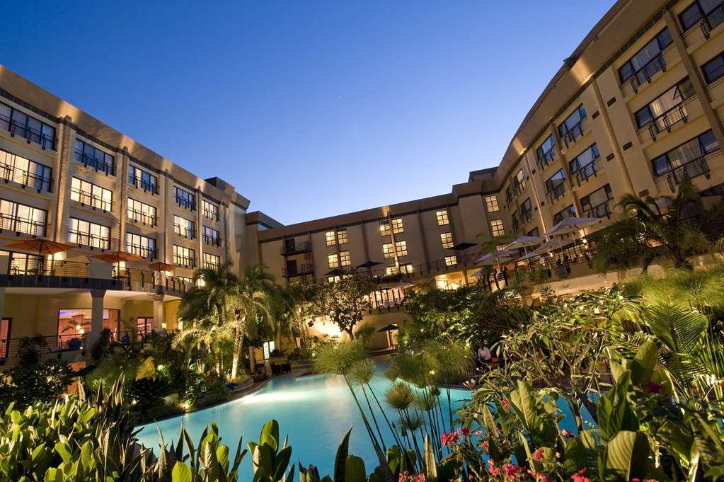 Kigali Serena Hotel Экстерьер фото