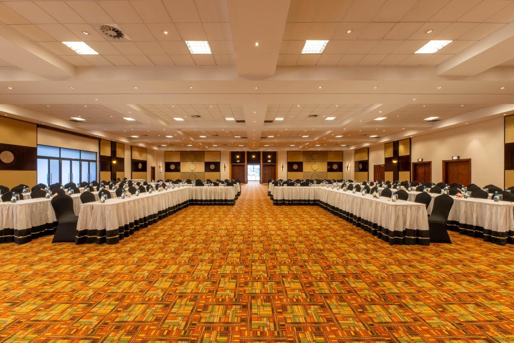 Kigali Serena Hotel Экстерьер фото