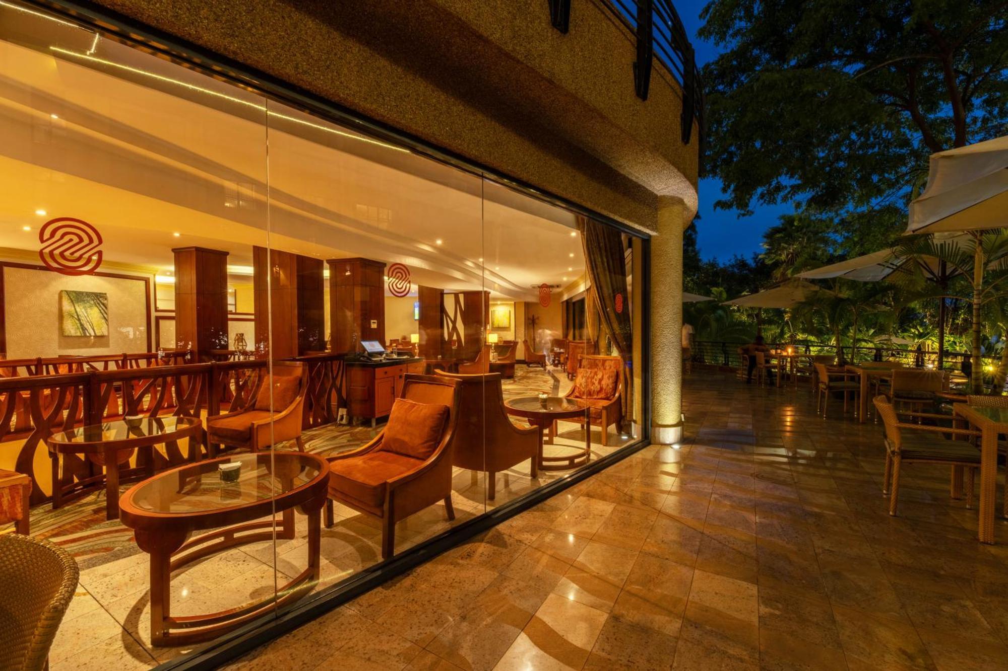 Kigali Serena Hotel Экстерьер фото